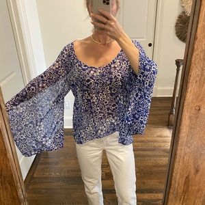 Show Me your mumu blue and white floral bell sleeve top